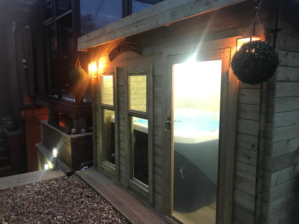 Hot Tub Hide Away Near Alton Towers Staffordshire Ξενοδοχείο Cheddleton Εξωτερικό φωτογραφία