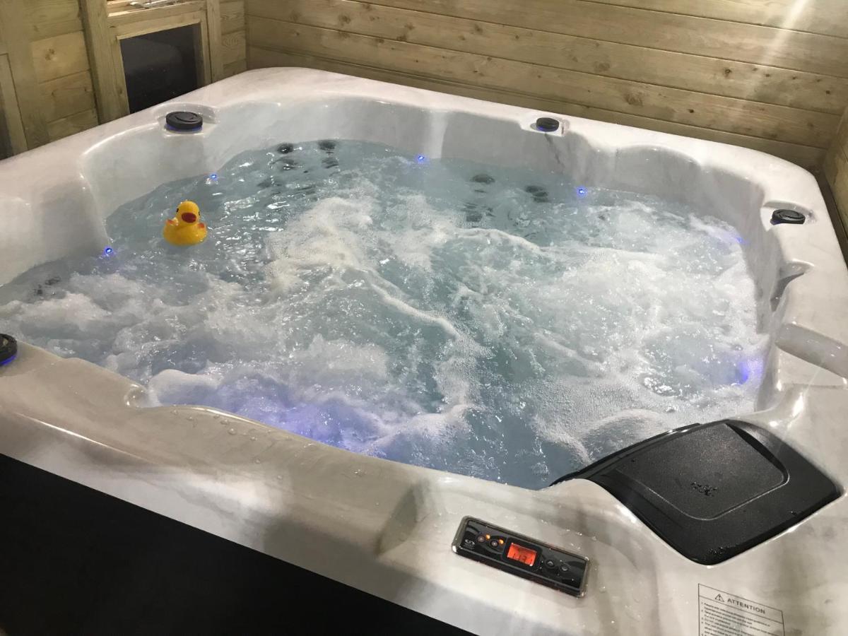 Hot Tub Hide Away Near Alton Towers Staffordshire Ξενοδοχείο Cheddleton Εξωτερικό φωτογραφία