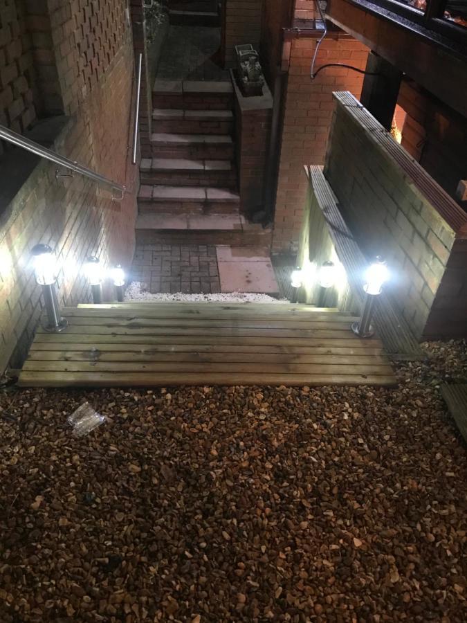Hot Tub Hide Away Near Alton Towers Staffordshire Ξενοδοχείο Cheddleton Εξωτερικό φωτογραφία